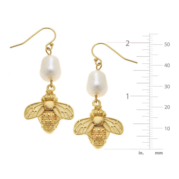 Size chart of the Susan Shaw Bee + Pearl Wire Drop Earrings