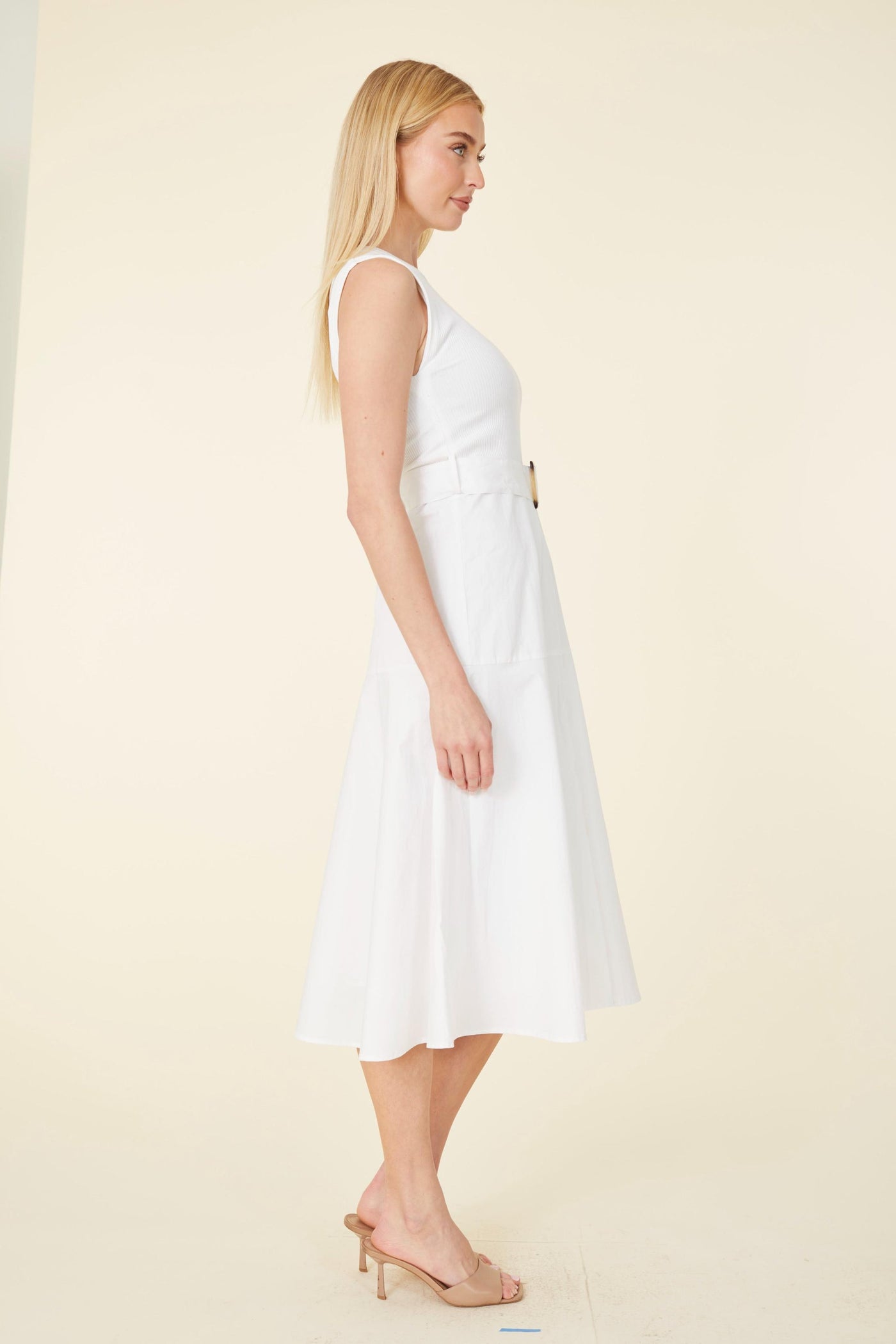 Sleeveless Midi Dress White / L