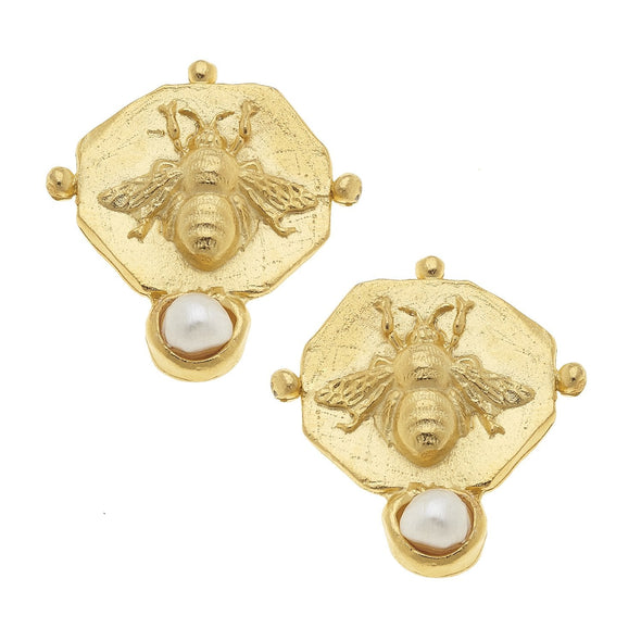 Flat view of the Susan Shaw Pearl Bee Stud Earrings