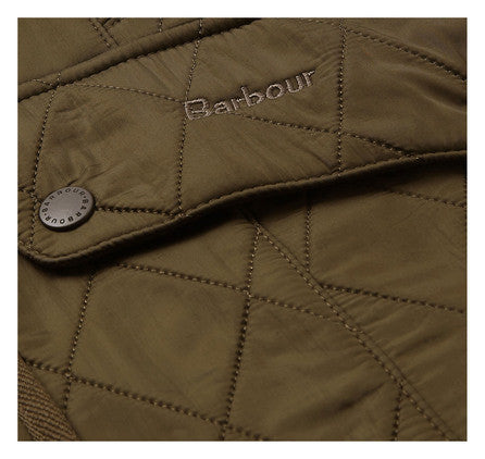 Pocket details of the Barbour Cavalry Polarquilt Jacket Dk Olive
